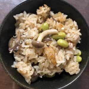 サバ缶を使った炊き込みご飯